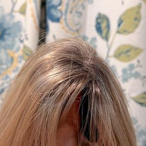 Women’s Renner Wig.  Light Brown with gold and blond highlights.